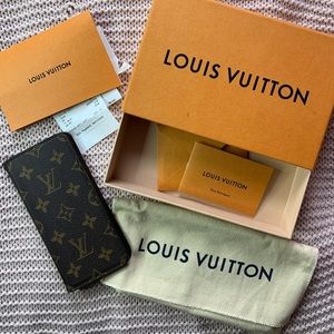 Louis Vuitton Folio iPhone Max Case